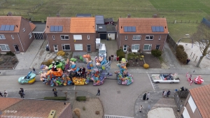 Vastelaovesoptocht trekt door Oostrum (foto's)