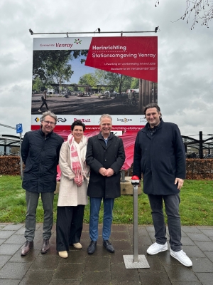 Onthulling bouwbord station