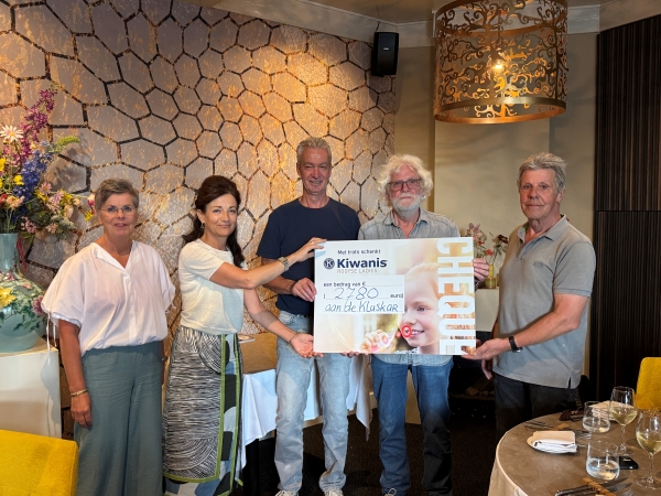 Rooyse Ladies steunen De Kluskar met mooie opbrengst