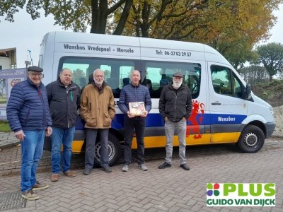 Deze week ging de &quot;dat verdient een vlaai&quot; naar de vrijwilligers van wensbus Merselo-Vredepeel