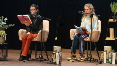 Mira en Jessie zijn de winnaars van de Voorleeswedstrijd in Venray!