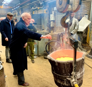 Nieuwe klokken Carrillon voor Sint Petrus 'Bandenkerk gegoten