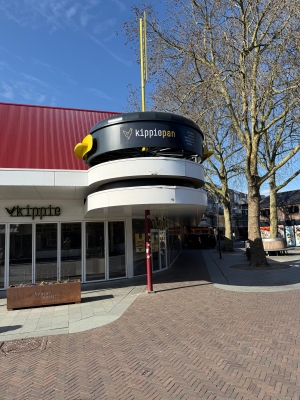Exterieur nieuwe Kippie-winkel