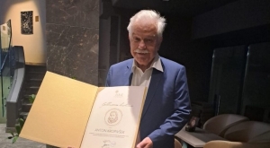 Dirigent Venrays Mannenkoor onderscheiden in Slovenië