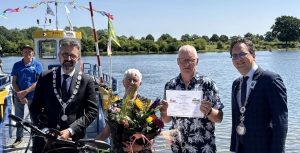 Veerdienst Kobus viert miljoenste passagier met feestelijke overtocht