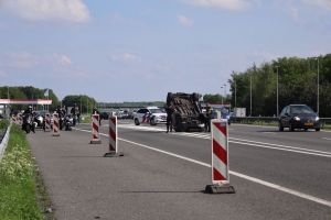 Auto op de kop A73