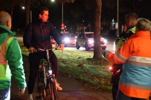 Gezamenlijke fietsverlichtingsactie in Venray