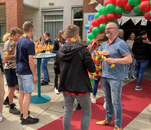 Geslaagden Metameer Stevensbeek worden feestelijk onthaald