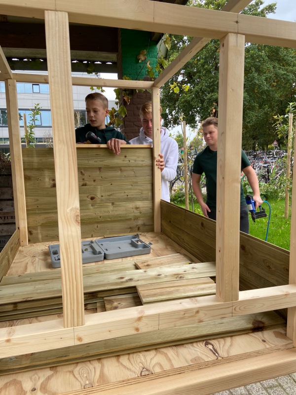 Eerste kippen op Metameer Boxmeer!