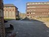 tegelwippen bij gemeentehuis
