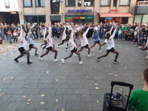 Dizzy dansgroep in actie