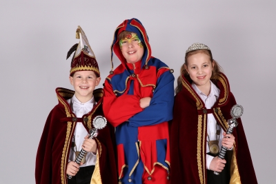 De nieuwe jeugdheersers van CV De Keavers uit Holthees-Smakt