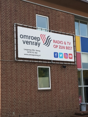 Banner gevel Omroep Venray